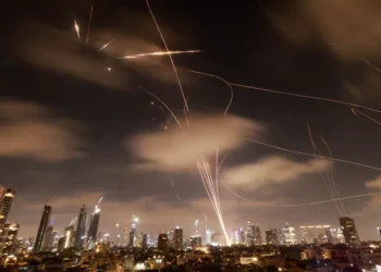 سياسة حظر السفر كأداة للهيمنة في عهد ترامب قراءة نقدية في توظيف السيادة غير العسكرية لصياغة نظام دولي جديد