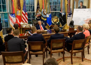 أوروبا خارج الحرب… وداخل هرمز؟