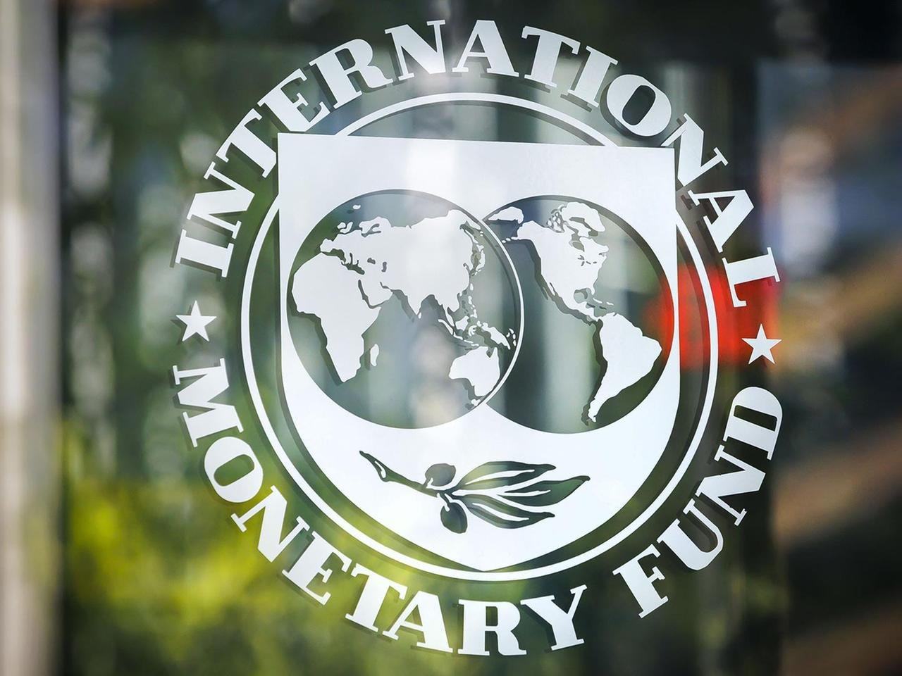 اقتصادات الدفاع تحت الضغط