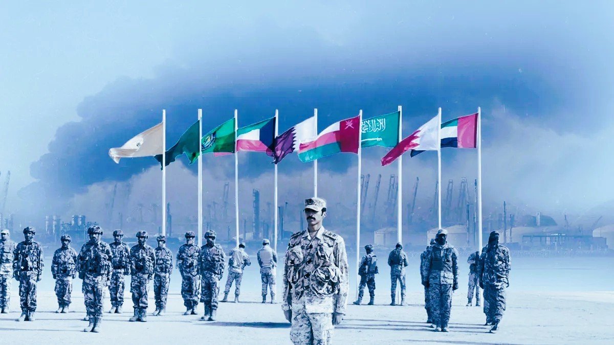 لماذا اختارت إيران الخليج العربي ساحةً للرد على الهجوم الأمريكي في حرب ٢٠٢٦؟