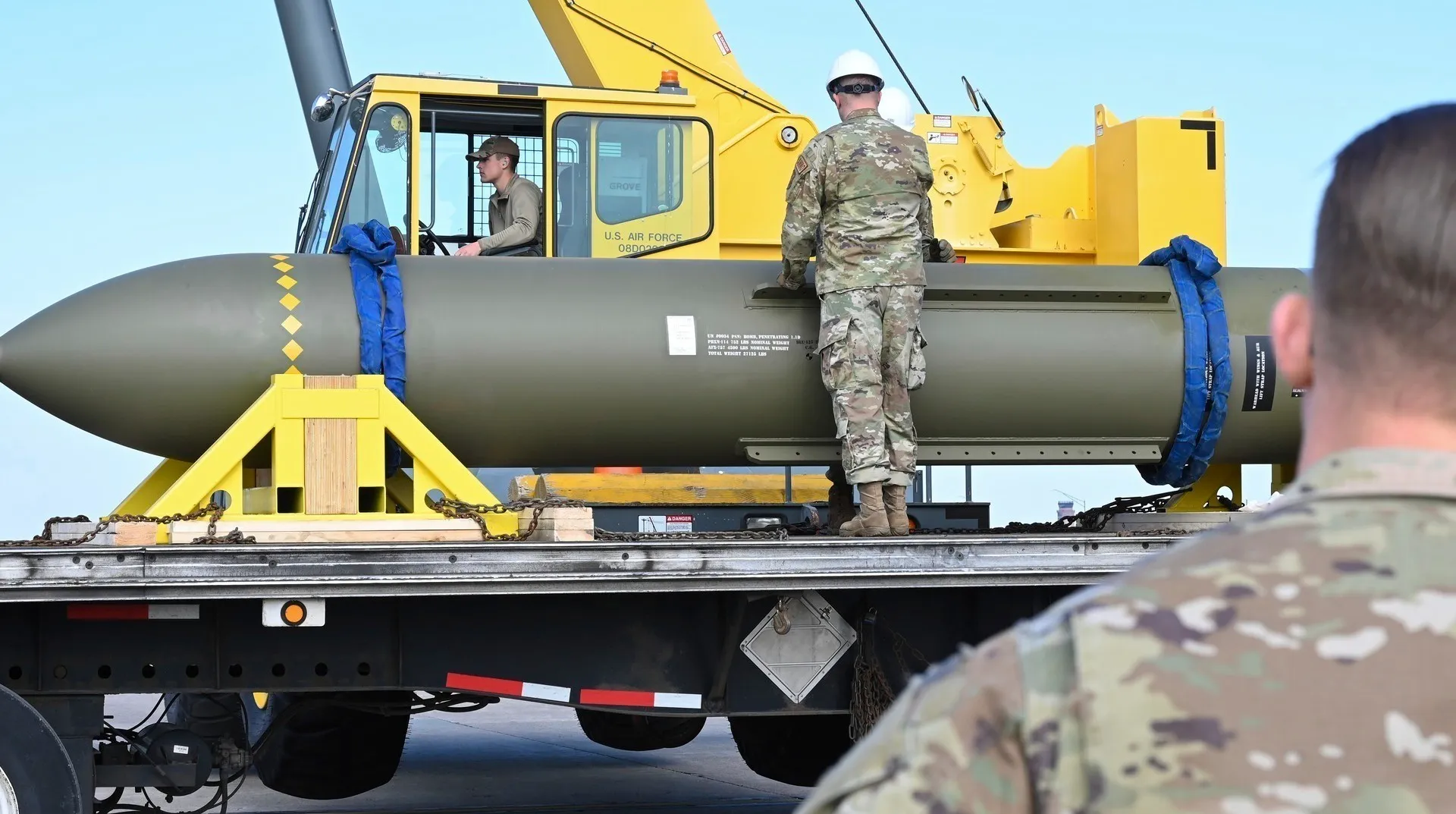 قنبلة GBU-57 “أبو القنابل” – ما بين الردع الاستراتيجي وحدود القوة التقليدية